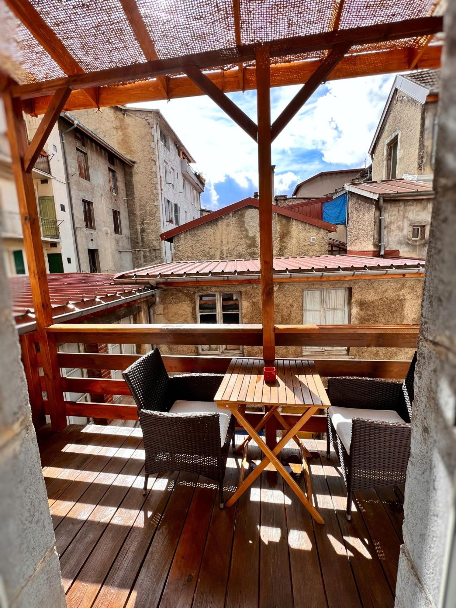 Maison Lamartine - Plein Centre-Ville Avec Garage & Jeux Сен-Клод Екстер'єр фото